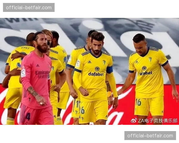 加的斯0-2不敌皇家社会，保级形势再度严峻